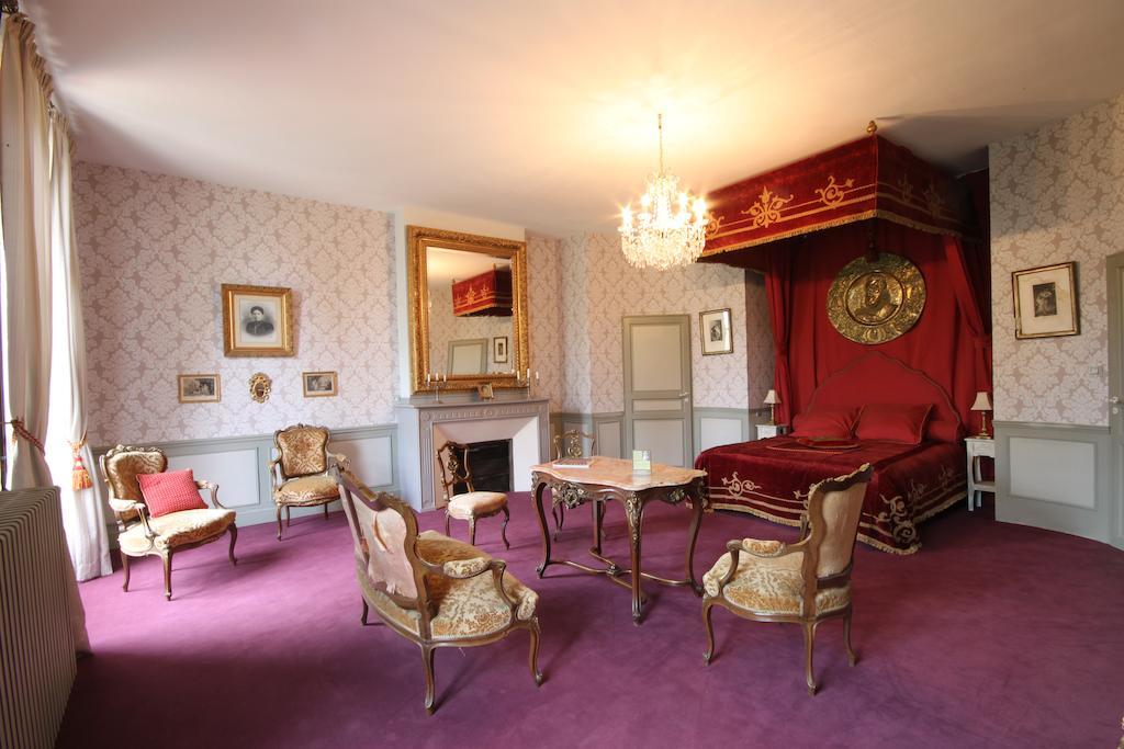 Chateau De Clermont-Saves Bed & Breakfast L'Isle-Jourdain  Bilik gambar